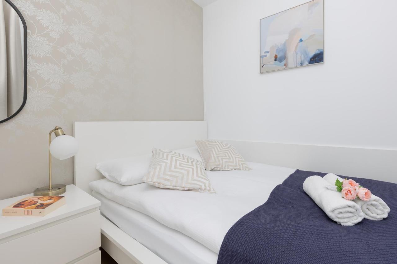 Warszawa Srodmiescie Bonifraterska Apartments By Noclegi Renters エクステリア 写真